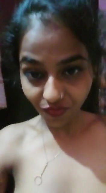 horney girl nude show