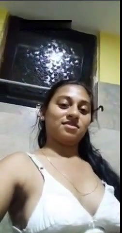 Beauty wife strips nude selfie