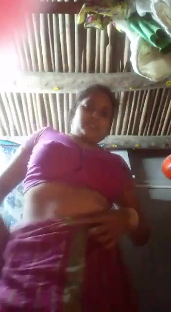 Yellow saree aunty stripped saree video for lover 28