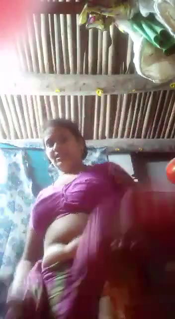Yellow saree aunty stripped saree video for lover 28