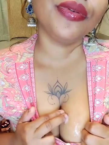 Gf sucking BF small Cock