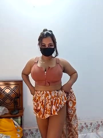 Sexy Girl Teasing with Boobs show