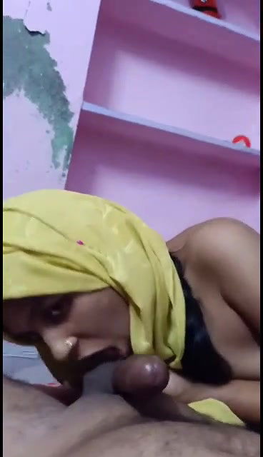 Hijabi Girl Sucks Her Cousins Dick In Pakistani MMS