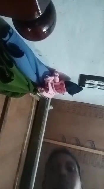 Desi Mallu Bhabhi Shows Her Milky Boobs and Fingering