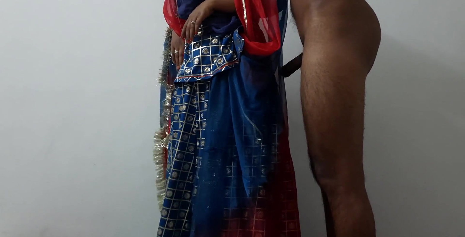 9 inch ka lund chaiye koi chodo mujhe , Desi indian girl ko choda room me bulakar fir chut me dala lund