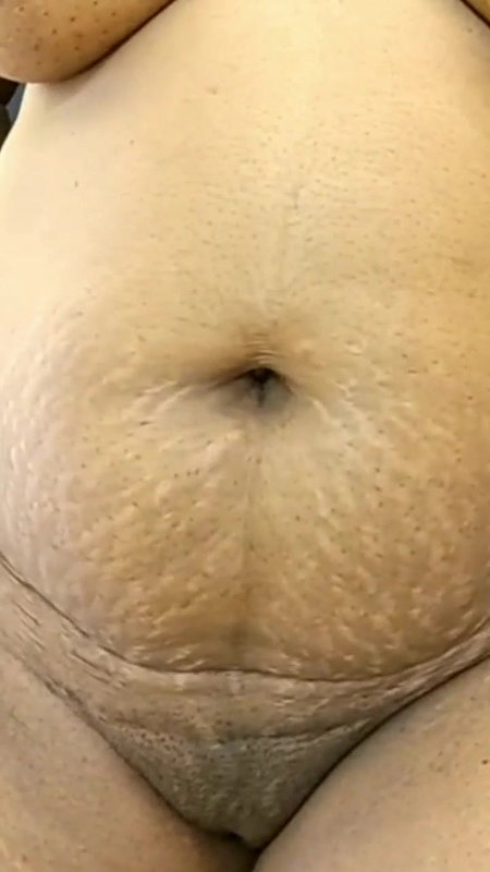 Very sexy navel and sexy pussy close up