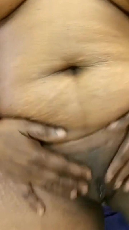 Very sexy navel and sexy pussy close up