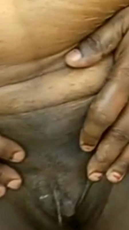 Very sexy navel and sexy pussy close up
