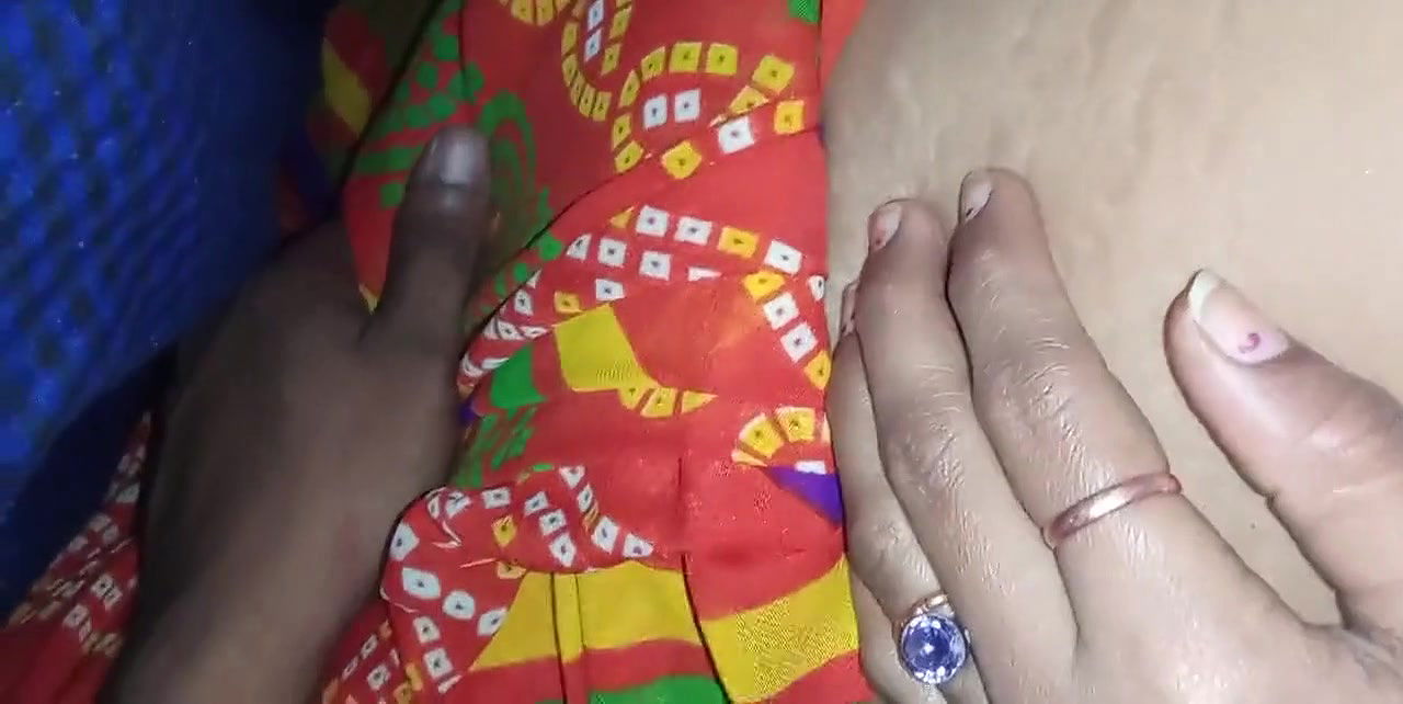 Bhabhi ki choot ragad ke bhabhi ko garam kara.