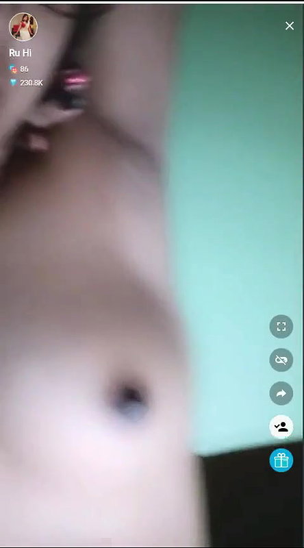 Hot college babe sexy show her Nude