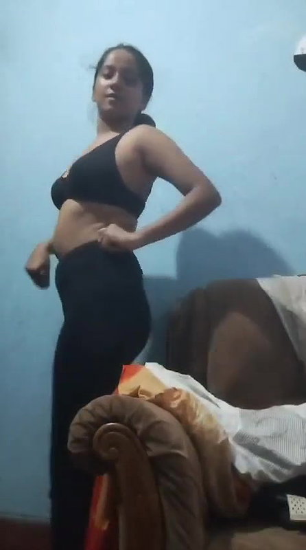 horny young bengali gf showing shaking boobs