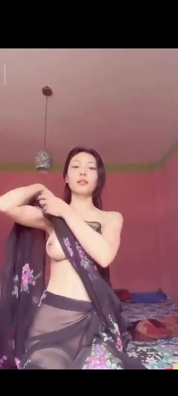 sexy nepali horny girl showing boobs in saree