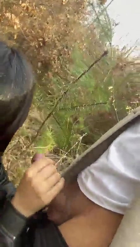 blowjob to boyfriend in outdoor