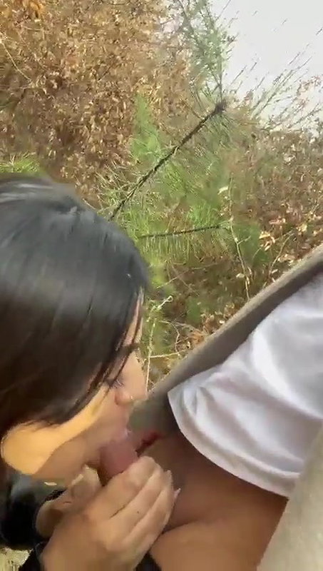 blowjob to boyfriend in outdoor