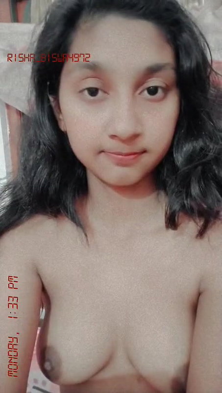 cute slim girl nude pussy rub