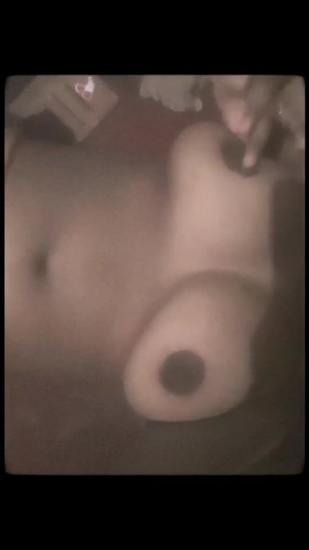 desi girl showing big boobs