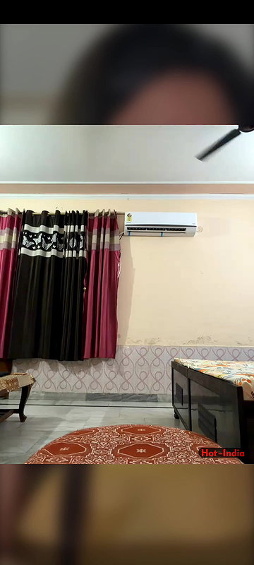 88pink husband ne bolo dress change kar ko nepali randi