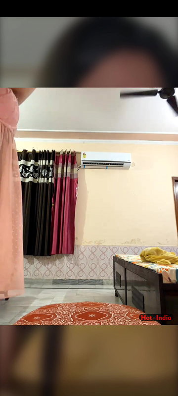 88pink husband ne bolo dress change kar ko nepali randi