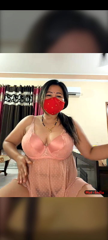 88pink husband ne bolo dress change kar ko nepali randi