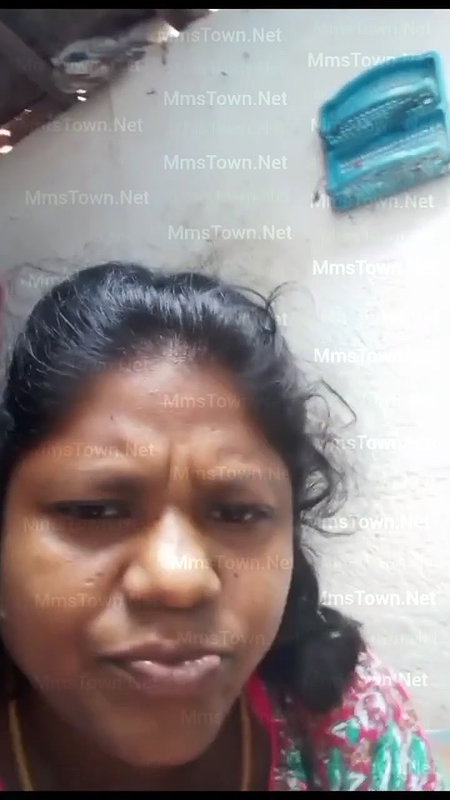 Big Boobs Tamil Aunty Showing For Lover