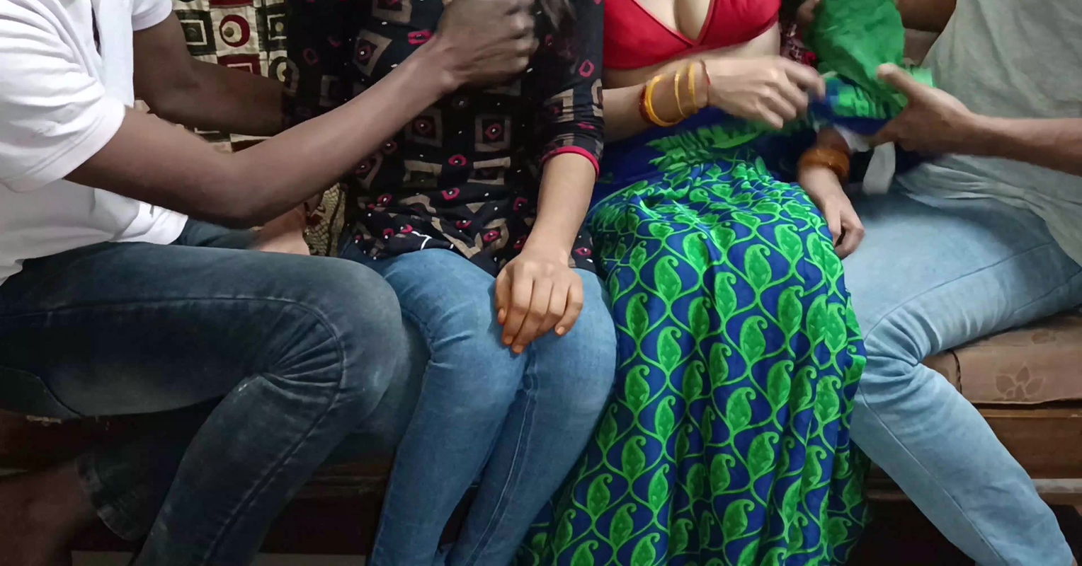Bibiyo Ki aDla-bdLi Karke cHudai, First Time Exchange Wife Fucking Foursome Hindi Porn