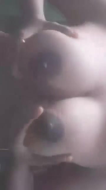 desi girl showing big boobs pressing