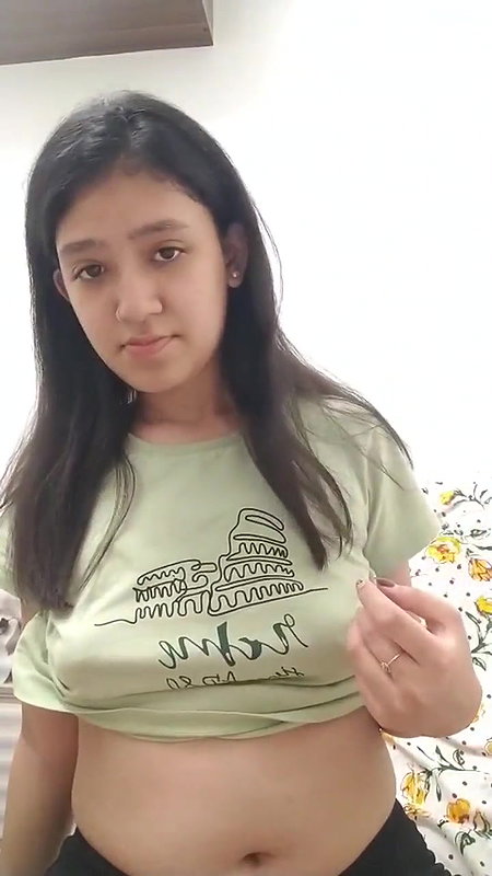 teen girl boobs show