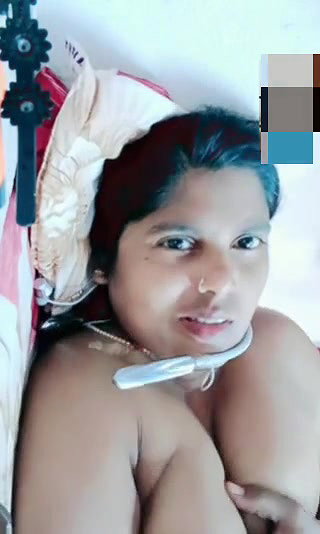 Married Bhabhi Showing Masturbating