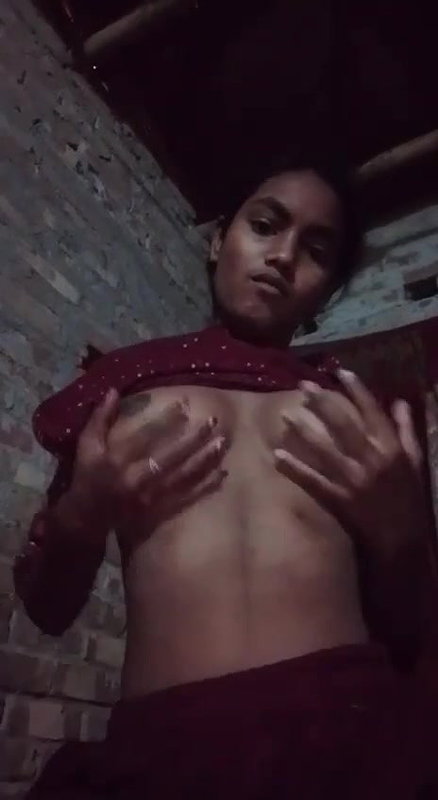 Sexy Figure Young GF Showing Fingering