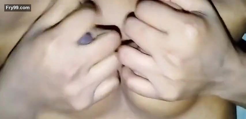 Chuchi ko khub daba daba ke dhudh nikalna chah koi nikl skt hai kya