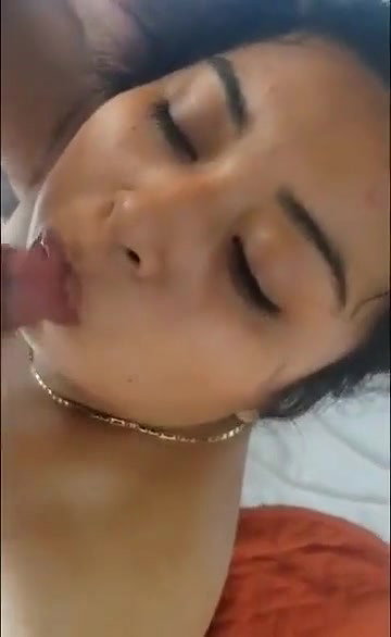 Mature Indian aunty blowjob facial