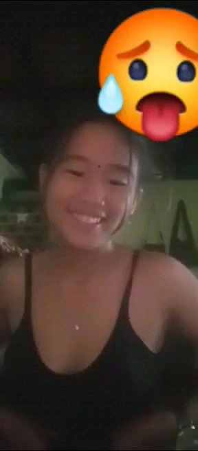 CUTE SHY ASSAMESE GF SHOWING BOOBS TO BF
