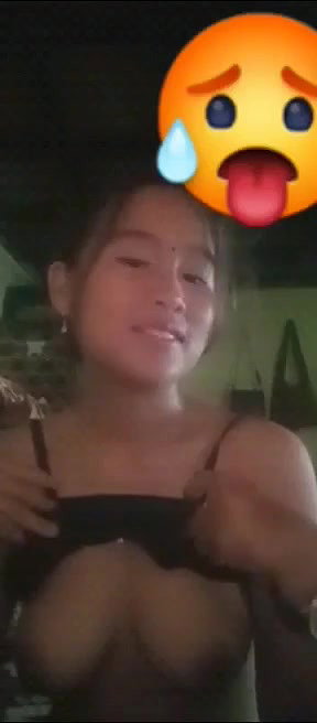 CUTE SHY ASSAMESE GF SHOWING BOOBS TO BF