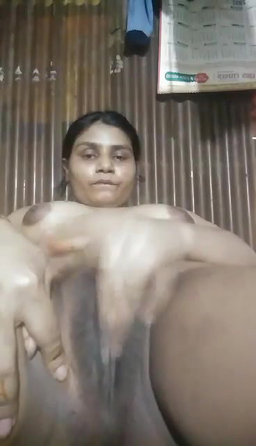chubby village aunty rubbing pussy
