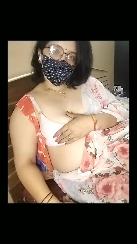 Super sexy bhabhi very hot boobs