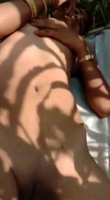 ganee ki khet mein nangi bahbhi