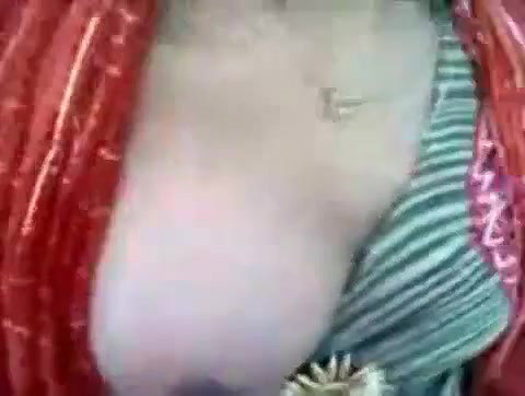 park mein boob dabayi