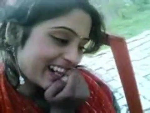 park mein boob dabayi