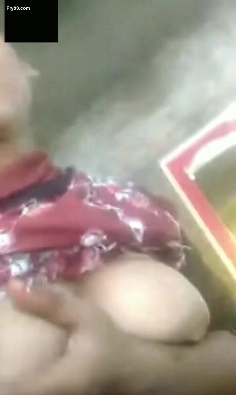 CUTE DESI GIRL SHOWING HER BOOBS