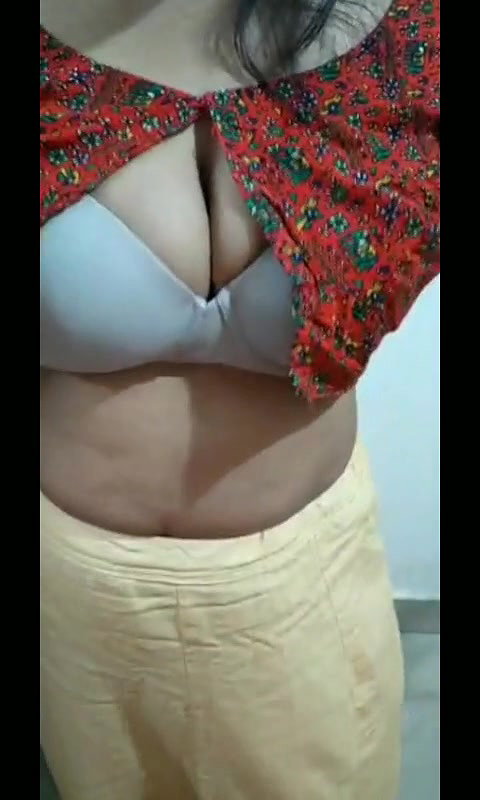 Hot sexy bhabhi dirty talking slow motion