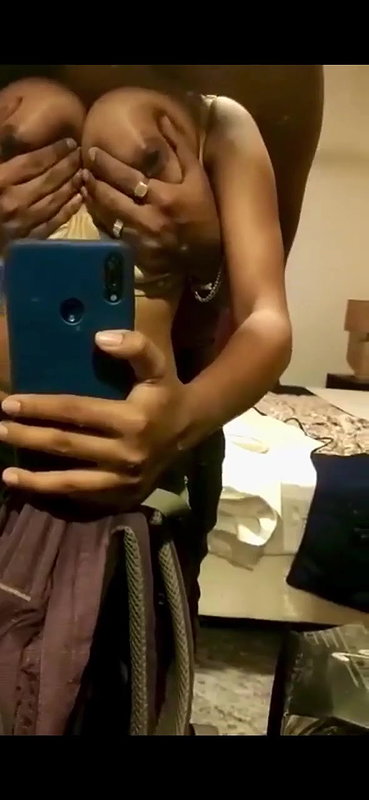 Hot indian desi Chennai GF Squeezed