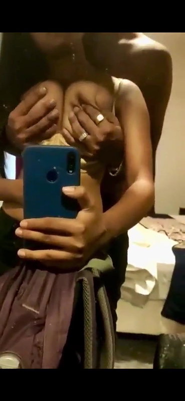 Hot indian desi Chennai GF Squeezed