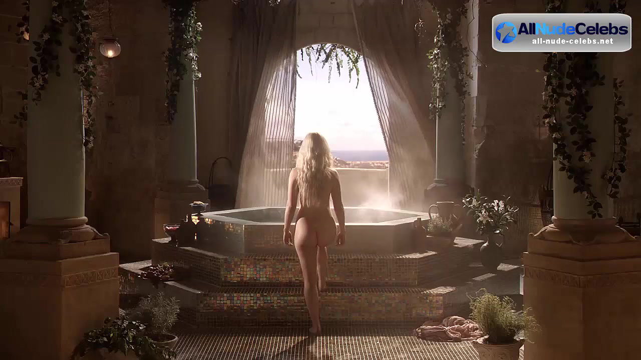 Emilia Clarke Nude Sex Actions And Hot Bikini Collection   2