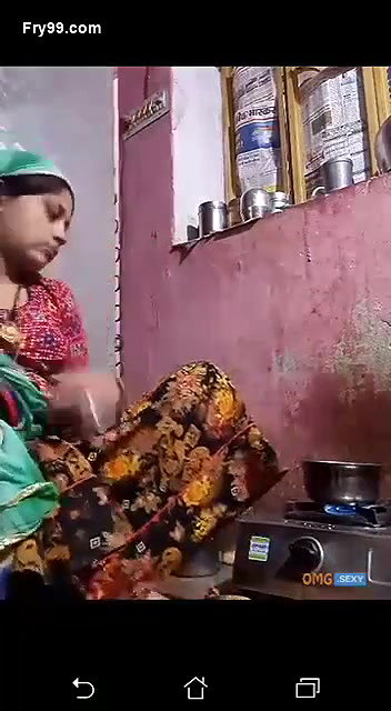 Desi village bhabi hot ass whle