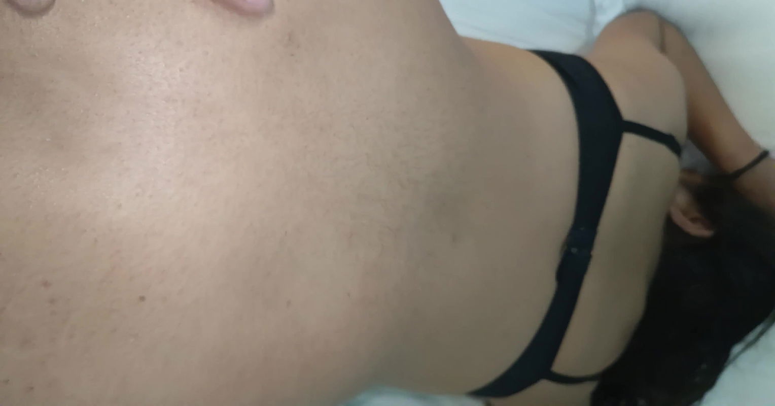 Desi Randi ko ghodi bana k choda. Hindi audio earphones recommend