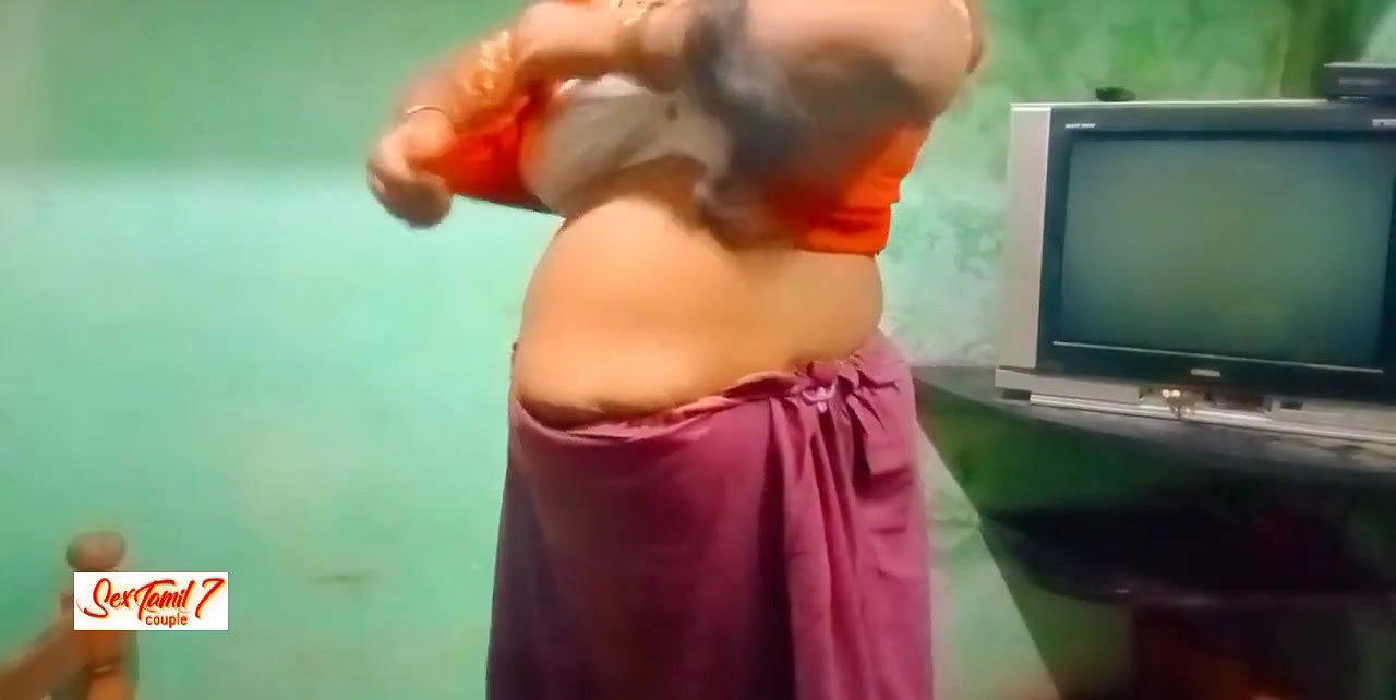 Desi Tamil teacher changes dress