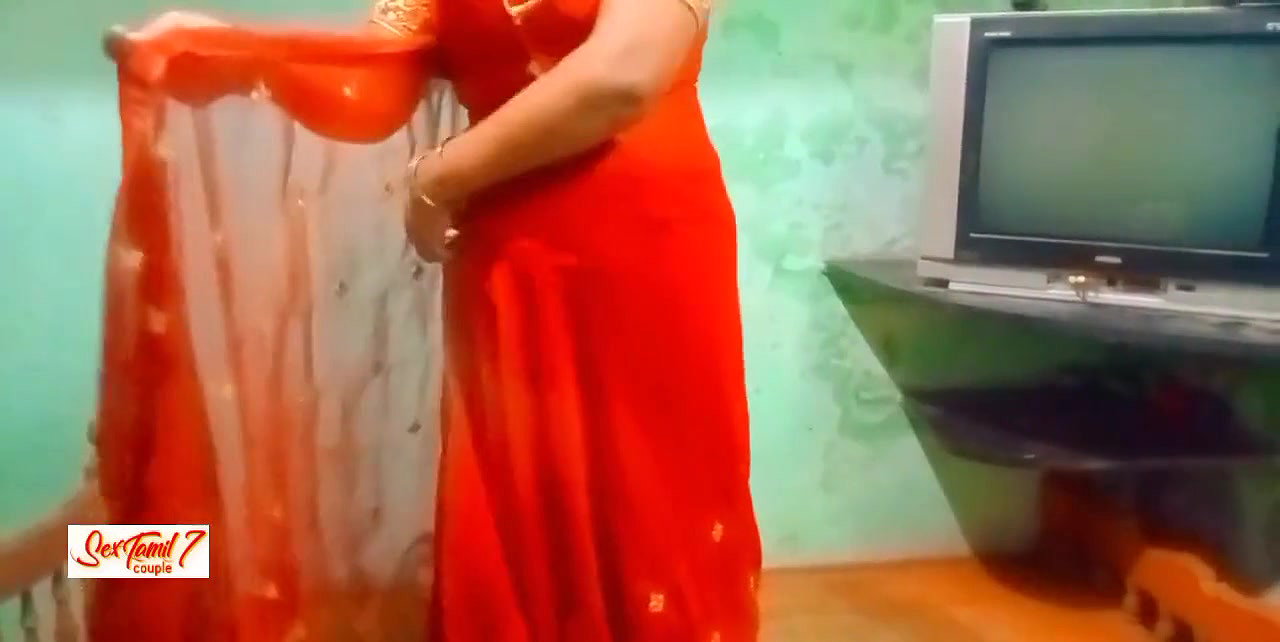 Desi Tamil teacher changes dress