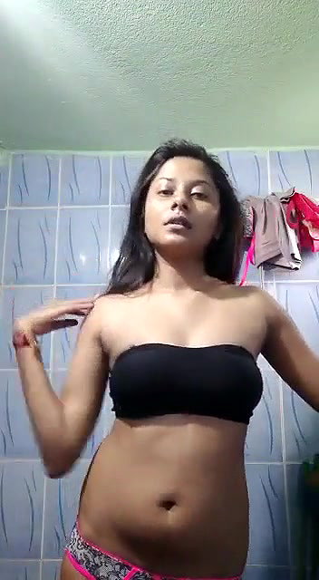 super sexy girl leaked bathroom mms 1
