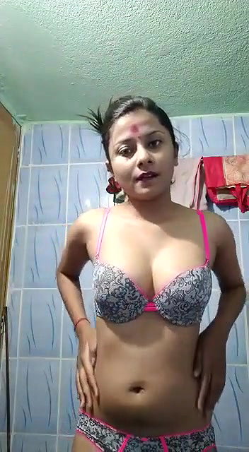 super sexy girl leaked bathroom mms