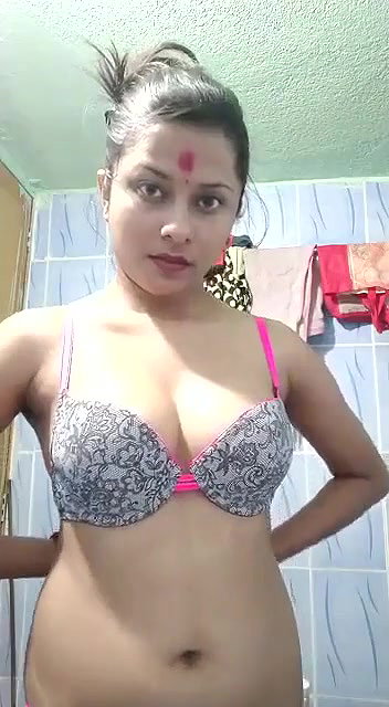 super sexy girl leaked bathroom mms